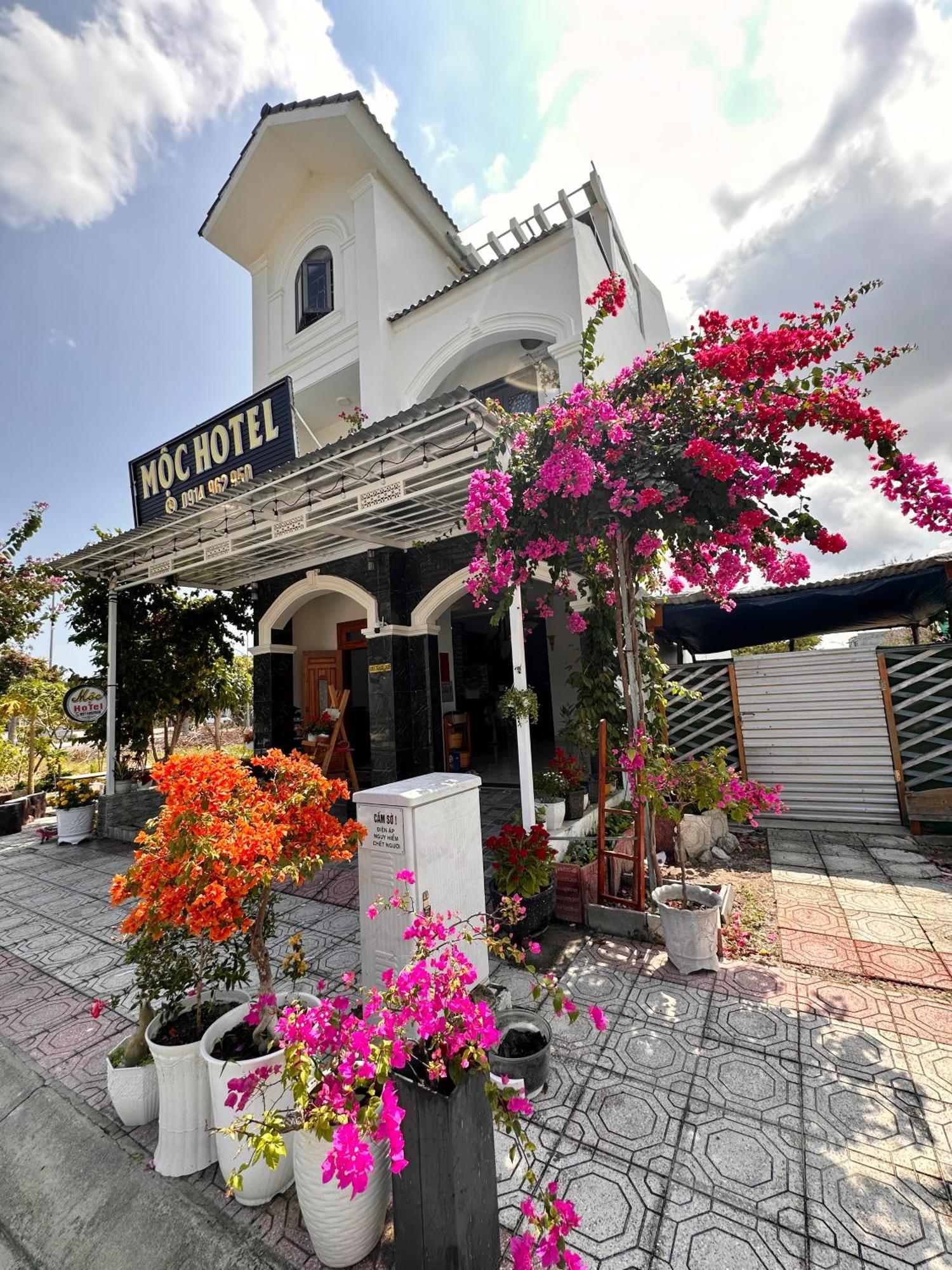 Moc Homestay- Near Bai Dai Beach Cam Lam Buitenkant foto